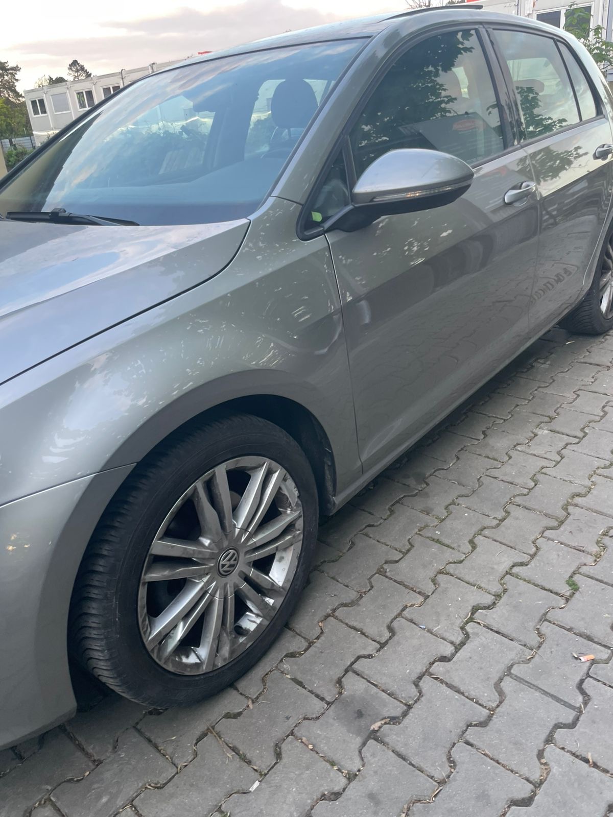 VW Golf – Seitenwand nach Spot Repair – Nachher